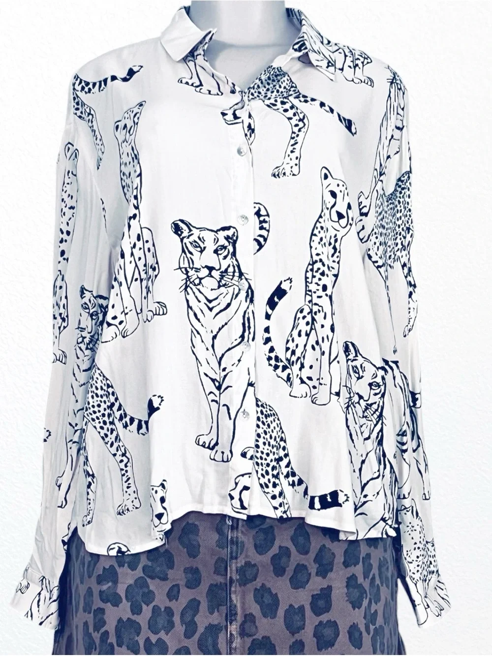 Big Cat Jungle Cat Graphic Print Button Down Shirt White + Black SZ M - Picture 2 of 10